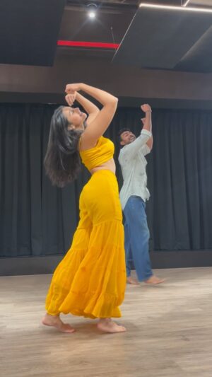 Munira Kudrati Instagram - Happiest when I’m dancing ❤️
Choreography @alexander_noel_janam 🤍
Outfit @aachho 
.
.
.
.
.
.
.
#reels #reelsinstagram #explorepage #dance #dancing #sajda #indian #indiandance #instagood #instalike #instadaily #❤️