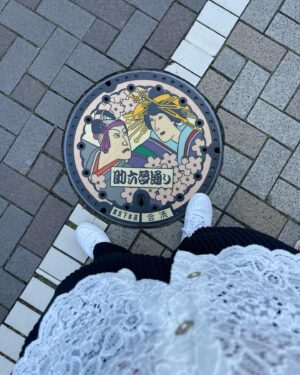 Munya Chawawa Instagram - Japan Dump 🇯🇵🍜 Don’t let your girl see slide 10 👀😏

Deffo Tokyo friends here! So many cool places; you will have to Kyoto get in though. Is it my favourite country? Ramens to be seen…

On a real one though - what a place!  どうもありがとうございます!
