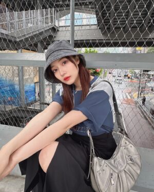 Murase Sae Instagram - #dailylook 今年は梅雨無いのかな☔️降ったり止んだりね！日中は、暑さ大丈夫でしたか...??🫠☀️気温差もあるから体調気をつけてくださいね💦😴