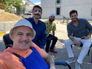 Murat Akkoyunlu Instagram - Set beklemeleri #ParanormalCuma  @gonen.cemal @metehanozcan1  @furkanokmus