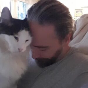Murat Arkın Instagram - "İnanamıyorum kendime. Deli miyim neyim ?" diye kendi kendime konuşurken durumu çakıp muhabbete gelen dost