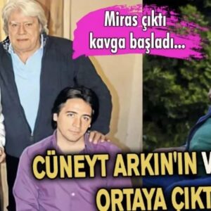 Murat Arkın Instagram - Asrın medyamızın bazı kuruluşları ve sayın gazetecileri haber yapmışlar. Aile içi kavgalar,birbirine girmeler,karşı karşıya gelmeler.Bazılarımız da bu haberin dolduruşuna gelip bazı üzücü yorumlar yapmış

Bu açıklamam,haberi yapanlar için değil sadece bu aileye gönül vermiş, ailemizi seven, sayan, bizleri gördüklerinde gözlerinden o güzel
gülümsemeyi hiç eksik etmeyenler için

Benzer haberler babamı yitirdikten hemen sonra da yapıldı.Bağırarak konuşmayı meziyet sanan bazı yorumcular "Neden babasının yanına Eskişehir'e defnetmediniz" diye televizyonlarda bizden hesap sordular."O yolu gitmek size ağır mı geldi" dediler."Neden Zincirlikuyu, tüm meşhurların olduğu yer daha mı cazip geldi" dediler

Sustuk

Daha 40lı yaşların başında iken ölümü düşünebilecek kadar hayatı ve onun getireceklerini içine sindirebilmiş annem ve babamın o mezarı daha 1980 lerde
almış olabilecekleri onların anlayabileceği birşey değildi elbet.Babam babasının yanında ebedi istirahatinde.Bağırıp çağıranlar, siz hiç tasalanmayın

Burada; en ünlü olduğu zamanlarda bile senet karşılığı film yapmak zorunda bırakılmış,film bitiminde aynı senedi yine iş yaptığı yapımcılara kırdırmak zorunda kalan,80lerde erotik film furyası döneminde,yine o dönemde çektiği bir aksiyon filminde sakatlanıp aylarca yatakta bakıma muhtaç olan,kapısına bavul dolu paralarla gelip "zaten yataktasın, yatakta para kazanırsın" diyen yapımcıları kapı dışarı eden bir adam ve ailesinden bahsediyoruz

Babamın mezarı elleri gibi hala sıcacıkken, son gecesinde hastaneye yetiştirilirken üzerindeki eski püskü, kollarında delikleri
olan hırkası, üzerindeki baba kokusuyla karşımızda asılıyken, masasının üzerinde el yazısı son şiirleri hala dururken, odasını toparlarken bulduğum,20 sene önce bana yazdığı,nekadar özlediğini anlatan ama neden göndermediğini asla bilemeyeceğim mektubu 6 aydır hergün okurken, para için kavga.Para.Parayı bizim için değerli kılan sadece üzerindeki Atatürk resmidir

Asrın medyasında bu haberi yapan kuruluşlardaki habercilere gazeteciliği biz ögretecek değiliz.O yüzden bırakıyorum dersi yine Yeşilçam versin.Ekteki videoyu izlemenizi öneririm

Tüm dostlara, sevenlere sevgi ve saygılarımızla

Cüreklibatır Ailesi