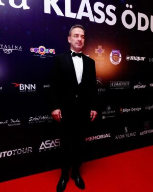 Murat Aygen Instagram - Tam da adına yakışır bir geceydi. Başta @muammerkapucuoglu olmak üzere bütün @klassmagazin ailesini tebrik ediyor yürekten kutluyorum. 🎩🤵‍♂️🤵‍♀️