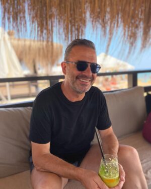 Murat Aygen Instagram - Biraz deniz, biraz kum, bol meyve, bol güneş 👌 İnsan kendini gerçekten çok iyi hissediyor. Bulduğunuz her fırsatta tavsiye ederim.