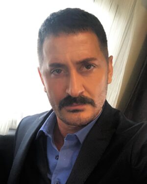 Murat Han Instagram - Her Cuma saat 20:00 #atv de #yalnızkurt’ta buluşalım, diziyle ilgili yorumlarınızı bekliyoruz. #DoganSakınmaz