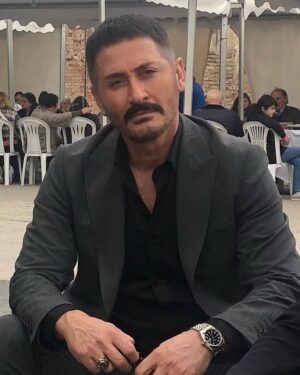 Murat Han Instagram - #doğansakınmaz bu aksam 20:00 atv de. Yalniz Kurt