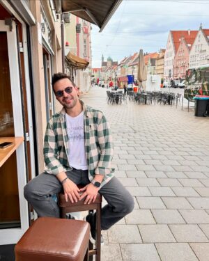 Murat Tavlı Instagram - Bu hayatta tek bir hakikat vardır o da çaydır… 😬🇩🇪

Kimlerin olmazsa olmazı? 

#ausgburg #germany #almanya #murattavlı