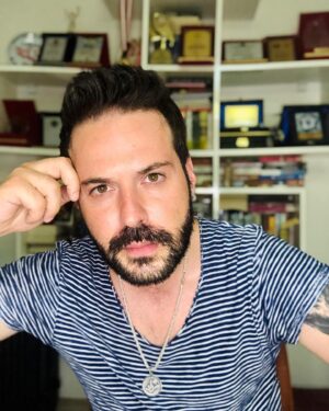 Murat Tavlı Instagram - Hayatta ciddiyet gerektiren bazı anlar vardır ama bu onlardan biri değildi.😬

#murattavli #i̇stanbul #fotoğraf #foto #instalike #photo