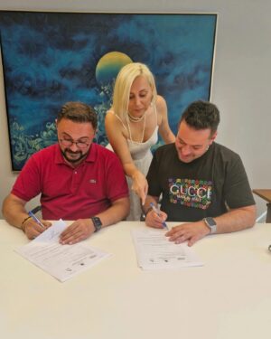 Murat Tavlı Instagram - Okurlarımıza harika bir haberimiz var!
Kitaplarıyla gönülleri fetheden Murat Tavlı, Kasım ayında 10. kitabıyla sizlerle!
Yazarımızın en sevdiğiniz kitabı hangisi?

#nemesiskitap #kitapsever #kitap