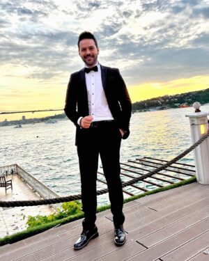 Murat Tavlı Instagram - Bir mutluluğa daha şahit olduğuma göre “Sen ne zaman evleniyorsun” sorularına hazırım! 😛

#murattavli #istanbul #semramülhanwedding #photography #photo #instagram