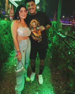 Murilo Dias Instagram - Feliz aniversário meu fechamento. Muito obrigado por todos os momentos memoráveis, você é sem dúvidas uma das pessoas mais incríveis que eu já conheci, gratidão. Vida longa e que seja de muitas abundâncias e graças! TE AMO SUA LOKAAAAAA @beegarcia ❤️ 
Do soltos pra vidaaaaaa. Obs vá até a última foto do post kkkkkkkkkkkkkkkkkkkkkkkkkk