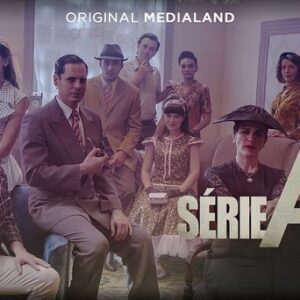 Murilo Meola Instagram - 🎬 Semana de estreia da série A3 da @medialandplay 💚 Vamos? Dia 15/01 no NOW. Tive a oportunidade de viver o Rodolfo... personagem muito intenso... daqueles que são divertidos e dolorosos de viver. 🎬 
Sinopse da série: 
Na Série A3, a mesma história é apresentada sob 3 pontos de vistas diferentes dos Cousseiro Tavira - família de classe média paulistana que vive entre 1927 e 1958 e sempre é colocada à prova com temas tabu femininos à época, como casamento, desquite e machismo.

Dona Adalgisa (Karina Barum), viúva de Rodolfo (Murilo Meola), mora no bairro de Santa Cecília, em São Paulo, e vive apenas pelo filho Rogério (Tom Muszkat) e sua felicidade - ou pelo menos a felicidade que ela julga que ele merece ter. Com a encucadeira Tia Vitória (Cris Bonna) como melhor amiga, Adalgisa organiza e reorganiza a vida amorosa do filho pelas suas costas. Especialmente se for para afastar Ermelinda (Giovanna Siqueira), a conhecida “bastarda” e desquitada do bairro, que vê em Rogerio o melhor amigo da vida toda confundido com o amor impossível... Não por Adalgisa, mas sim por um fato importante: Rogério não gosta de mulheres, e acaba vivendo um romance escondido com Alvaro (Michel Waisman), que vai morar com Ermelinda, a quem acaba se afetuando como a irmã que nunca teve. Se Dona Adalgisa sabe da verdadeira personalidade do filho..? Bem... Isso pouco importa, Rogério chegou com Tatiana (Daniela Fernandes), a noiva perfeita para o porta-retrato que faltava na entrada de casa. Mentiras sinceras sempre são bem-vindas... Ainda mais agora que o assassino em série conhecido como "O Enforcador" resolveu matar homens, digamos, estranhos, que se encontram à noite pelo beco dos desviados.
Elenco principal:
Karina Barum, Murilo Meola, Giovanna Siqueira, Tom Muszkat, Michel Waisman, Cris Bonna, Danillo Anastácio, Daniela Fernandes, Marili Maria, Tales Jaloretto, Arthur Rangel, Liah Khey, Kako Nollasco, Cassia Dias,
Gabriela Garcia.
Roteiro e Direção: @betoribeiro 
Produção Executiva: Carla Albuquerque e Beto Ribeiro
Direção Geral Medialand: @carlabuq 
Produção: Medialand
#seriea3 #serie #a3 #series #seriebrasileira #serietv  #medialand