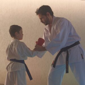 Murilo Meola Instagram - Comunhão 🥋❤️ o kimono quase aposentado do tio apareceu para treinar com o pequeno karateca 🙌🏼 O esporte e suas conexões 🙏🏼 Oss #karate #karateca #sobrinho #familia #carate #conexao #budo #karatedo #esporte #artemarcial #artesmarciais