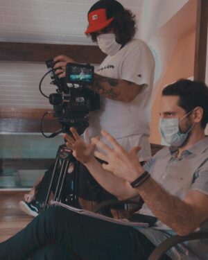 Murilo Meola Instagram - Dia intenso sobre esperança e sobre encarar o que há de pior no ser humano... sobre a paixão de uma profissional espetacular traçando caminhos para o enfrentamento ao tráfico de pessoas 🎬 @analiabelisaribeiro que aprendizado e privilégio dirigir esse projeto e sua masterclass ❤️🍀 @theexodusroad e @cintiacarboneazevedo estou grato e repleto por colocar minha arte como mais uma voz nessa causa tão necessária🙏🏼🍀 equipe e parceiros de jornada vcs foram impecáveis @dop.guilhermecardoso @audio.am @barblacerda @trunklannarita @_loma @worstcasescenario____ e Dona Maria. ❤️🙌🏼 obrigado @geniantis pelo espaço tão acolhedor🍀 e @meolafilmes vc está no caminho 😉 #eadoc #enfrentamentoaotráficodepessoas #traficodepessoas #traficohumano #humantrafficking #direitoshumanos #theexodusroad