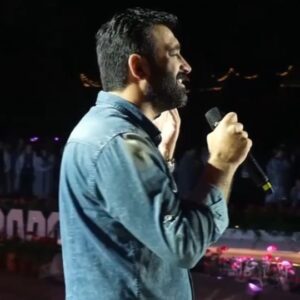 Mustafa Al rubayie Instagram - وبماجرى في موقفِ التَّوديعِ منْ
 ألمِ النّوى شاهَدتُ هَولَ المَوقِفِ
إن لم يكُنْ وَصْلٌ لَدَيكَ، فَعِدْ بهِ أملي
 وماطلْ إنْ وعدتَ ولاتفي
لا تحسبوني في الهوى متصنِّعاً 
كلفي بكمْ خلقٌ بغيرِ تكلُّفِ

#قلبي_يحدثني 💫
#ابن_الفارض
#مصطفى_الربيعي