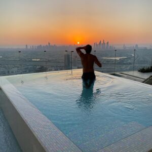 Mustafa Mert Koç Instagram - Follow the sun