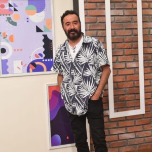 Mustafa Üstündağ Instagram - Hadi seyredinde sonrasında konuşalım.
@guldurmebenitv @showtv @bloommedya
Sanırsın ki somer şef 😎🤣