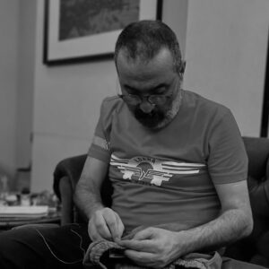 Mustafa Üstündağ Instagram - Evladının okul pantolonunu dikmek kadar büyük bir şöhret olabilir mi yaşadığımız alemde.
🤲🤲❤️❤️