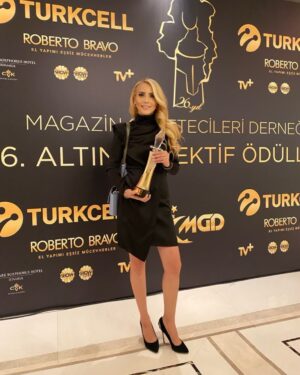 Mustafa Üstündağ Instagram - Tebrik ederim eşim 
@tubakalcik