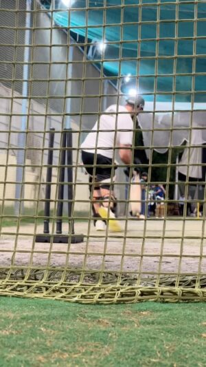 Mustafa Zahid Instagram - Had the pleasure to face two absolute legends of the game @shamsi90 & @imrantahirsa99 in the nets. Cracking players and cracking human beings. RESPECT!