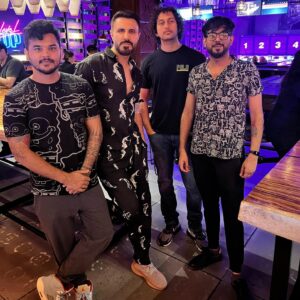 Mustafa Zahid Instagram - Baki sab toh pata nahe but Allah nay Awaz aur dost achay day diye.