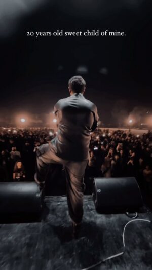 Mustafa Zahid Instagram - Thankyou LCW for last night. 
Cracking audience, absolute ROCK n ROXEN. 
#giglife #lahore #lcw #mustafazahid #roxen