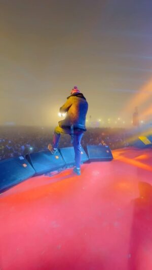 Mustafa Zahid Instagram - Lahore Lahore A !! 

Thankyou for showing up in massive numbers last night at @parkviewcitylahore despite crazy fog, maza agaya.