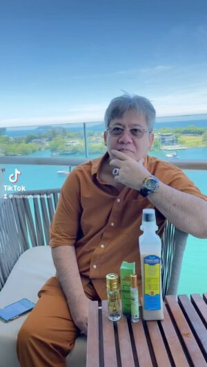 Mustapha Kamal Instagram - Maafkan papa… sekiranya ada salah silap papa selama ni… papa maafkan semua orang.