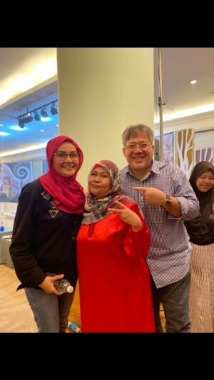 Mustapha Kamal Instagram - Salam 
Kawan lama , semoga semua dibawah lindungan Allah sentiasa .