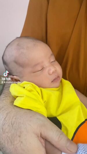 Mustapha Kamal Instagram - Cucu ke 11… semoga menjadi manusia yang dikasehi Allah dunia akhirat … aamiin..