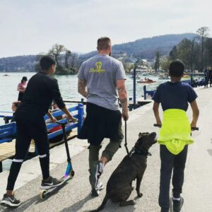 Myriam Chafik Instagram - Ma plus grande fierté 🥰 Mes hommes et June 🐕‍🦺 🤗

#famillerecomposée #bientot5 #babyboy #babygirl #familymoments #balade #annecy