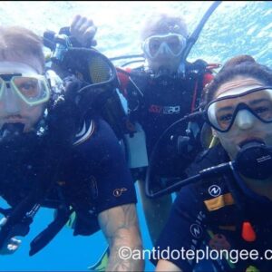 Myriam Chafik Instagram - Une belle 2eme journée en Guadeloupe avec une activité de rêve accompagné par 2 moniteurs patients et adorables du centre @antidoteplongee 🥰

Baptêmes dans nos poches ! J'avais déjà plongé en Corse mais chaque fond marin est différent ! On en a pris plein les yeux dès le petit déjeuner préparé par @bienetre_gourmandises  chez @cocooningcaraibes ;-)

#plongée #plongeesousmarine
#bapteme #fondmarin #decouverte
@lenordguadeloupe @aircaraibes @ig_portlouis @ig_guadeloupe_ @ilesguadeloupe