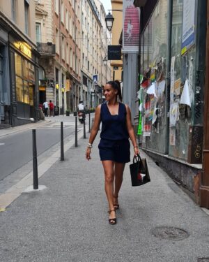 Myriam Chafik Instagram - Attention je débarque avec de nouveaux projets plus déterminée que jamais 😍

Oulala ça fait plaisir ! 

#newprojects #ambition #travail #determination #confiance #workhard