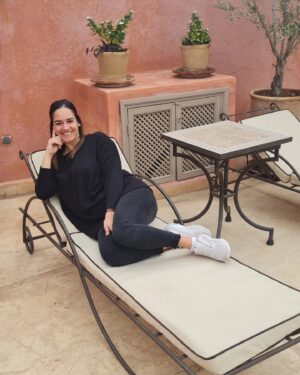 Myriam Chafik Instagram - Petit voyage à Marrakech de dernière minute qui fait du bien :-)

Si vous prévoyez d'y aller, On a séjourné à @riaddarten une petite perle déniché par @mercimeyddi en plein coeur de la Médina 🥰

#Marrakech #Maroc #riad #voyageenamoureux
