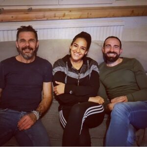 Myriam Chafik Instagram - Cet épisode 6 a déclenché le départ de @herve_kohlanta21 et @fredkohlanta21 🥲 2 hommes au grand cœur ! 

La bataille des rouges contre les jaunes est terminée,  place à la vraie vie 💞

Cette aventure m'aura permis de vous rencontrer et de vous faire rentrer dans ma vie pour un treeeees long moment croyez moi !
