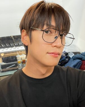 Na In-woo Instagram - \..ㅁ-ㅁ../