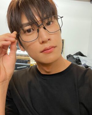 Na In-woo Instagram - \..ㅁ-ㅁ../
