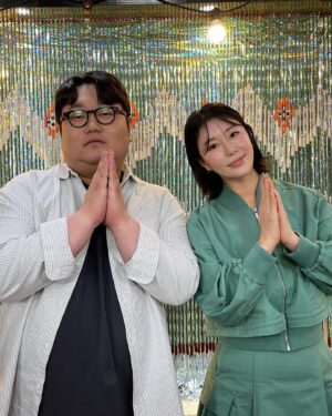 Na Sun-uk Instagram - 나선욱이랑 서로 사진 찍어주기

누나 고소하지마ㅋㅋㅋㅋㅋㅋㅋㅋㅋ 

#mz대통령 #사랑해요 #오늘저녁7시 #집에안갈래 #봐주세용