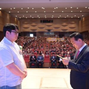 Na Sun-uk Instagram - 태어나서 두번째 받는 감사패 감사합니다🙏
논산의 아들🫡
여러분 논산훈련소 입대하세요🤎