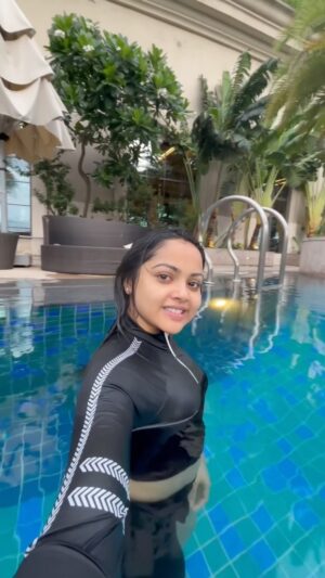 Nabanita Das Instagram - Another one..☘️🥂🏊‍♀️🩱 #monsoon #pool #trendingreels #staycation