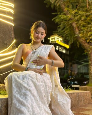Nabanita Malakar Instagram - If your intentions are pure and your actions are worthy then the whole world will fall for you.. Your aura will make everything colourful and beautiful around you… 🤍✨💫