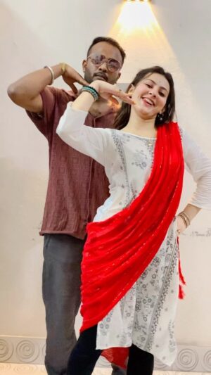 Nabanita Malakar Instagram - When you request your partner for a month and suddenly he agrees to dance.. Coz this song is incomplete without my swaami.. 1st reel together…  Fun, entertainment, enjoyment and comedy at its peak.. 🤍❤️😂
.
.
.
.
.
. 
Our personal 🎥 @dip___malakar 
❤️
 #dance  #song #trending #trendingreels #trendingsongs #trend #instagram #instagood #instadaily #nabanitamalakar #nabanitamalakar09 #nabanitamalakarofficial #nabanitamalakardoyel
