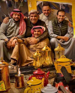 Nabil Shuail Instagram - سر يا قلم واكتب من المدح ما طاب في إلّي جزيل المدح يستاهلونه ناس مزايين، والرّجا فيهم ما خاب الرّوح والقلب فدى لهم لو يطلبونه واكتب لهم شيك محبّة مفتوح الحساب يسحبون من رصيد الغلا، وأبد ما ينقصونه#نبيل_شعيل