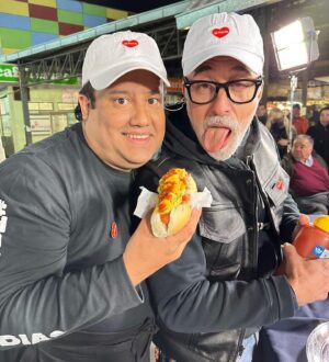 Nacho Pop Instagram - Un honor haber participado en esta @teleton_chile junto a @sergiarola @natimandiola @kenitalarraincalderon @valeramos_lolol @rodrigogallina y un tremendo equipo de @canal13cl encabezado por @tv_felipe Estuvimos en Carpoolton y enlaces desde La Vega muy tempranito… gracias a todos por el cariño. #Teleton #Teleton2022 #teletontodoslosdias