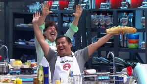 Nacho Pop Instagram - #ElDíaDelCompleto Un homenaje para un manjar necesario: El Completo. Recuerdo de mi paso por @masterchefchile Uno de los platos que me hizo pasar a la historia… y ya se viene la “Trilogie Complète” #NachoPopInternationalCulinary