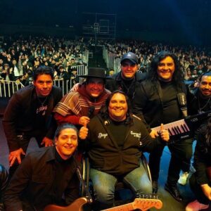 Nacho Pop Instagram - Tremendo 18 en @mlobarnechea Gracias por el cariño del publico y de los artistas que se presentaron en esta hermosa fiesta: @deniserosenthal @grupoillapu @gepegepegepe @garrasdeamor Inolvidable experiencia!!! Tiquitiquiti… Fotos: @cristobalarriagadaparada @emiliano_valenzuela.c @alejandroarriagadag