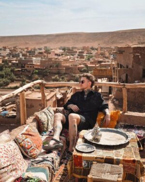 Naglis Bierancas Instagram - Ait Ben Haddou miestelis-tvirtovė saugoma Unesco. Labai unikali bei autentiška vieta. Dabar aišku, kodėl daug puikių filmų buvo čia filmuojami. Girdėjom, kad dar yra šeimų, kurios vis dar gyvena čia. Labai patiko 👍🏻 #morroco #aitbenhaddou