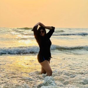 Naina Sarwar Instagram - Endless blue🌊