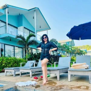 Naina Sarwar Instagram - Endless blue🌊