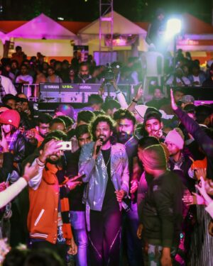 Nakash Aziz Instagram - High on music🎶

#NakashAziz #NakashLive